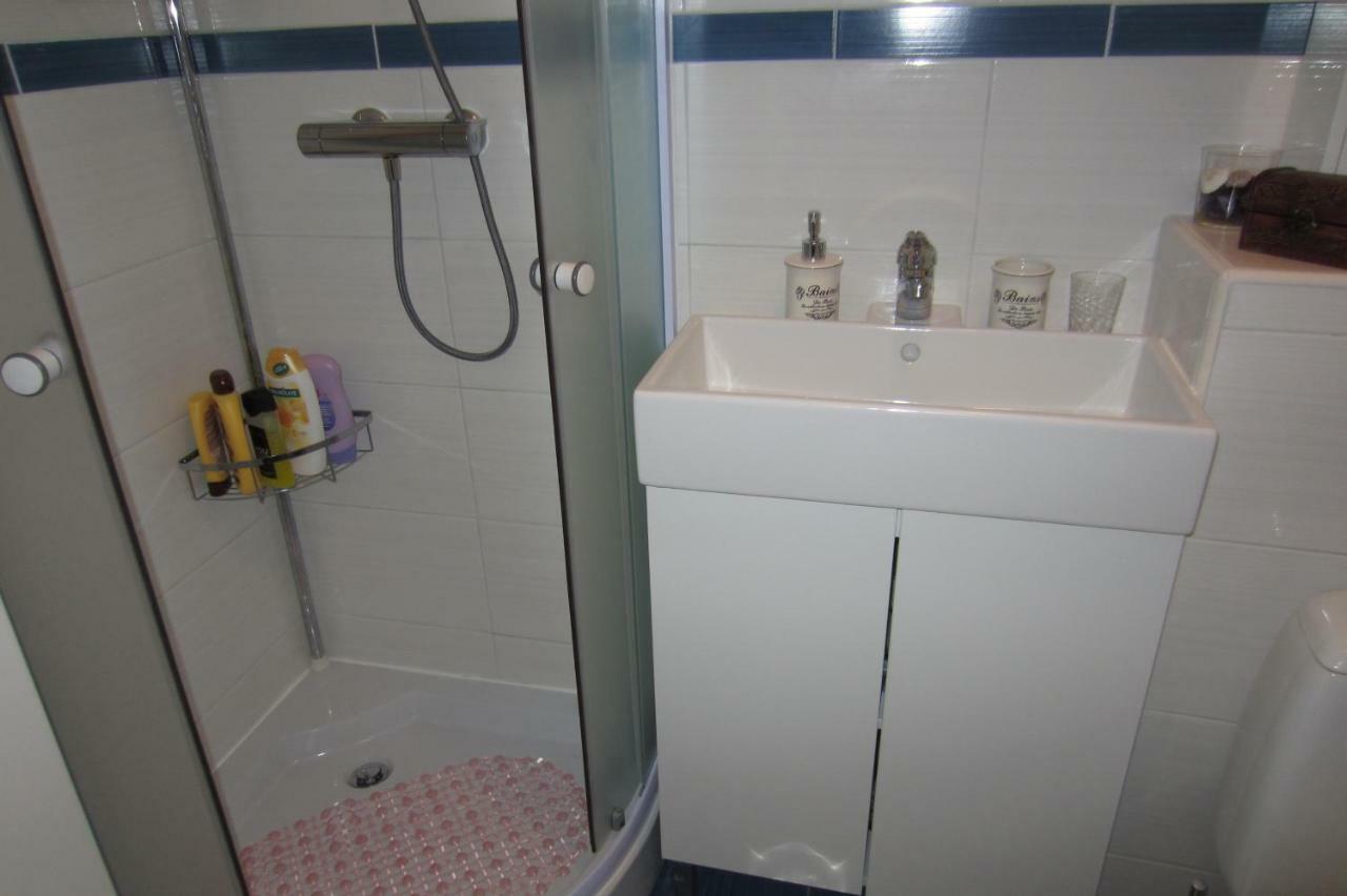 Apartman Valinor Miholascica エクステリア 写真